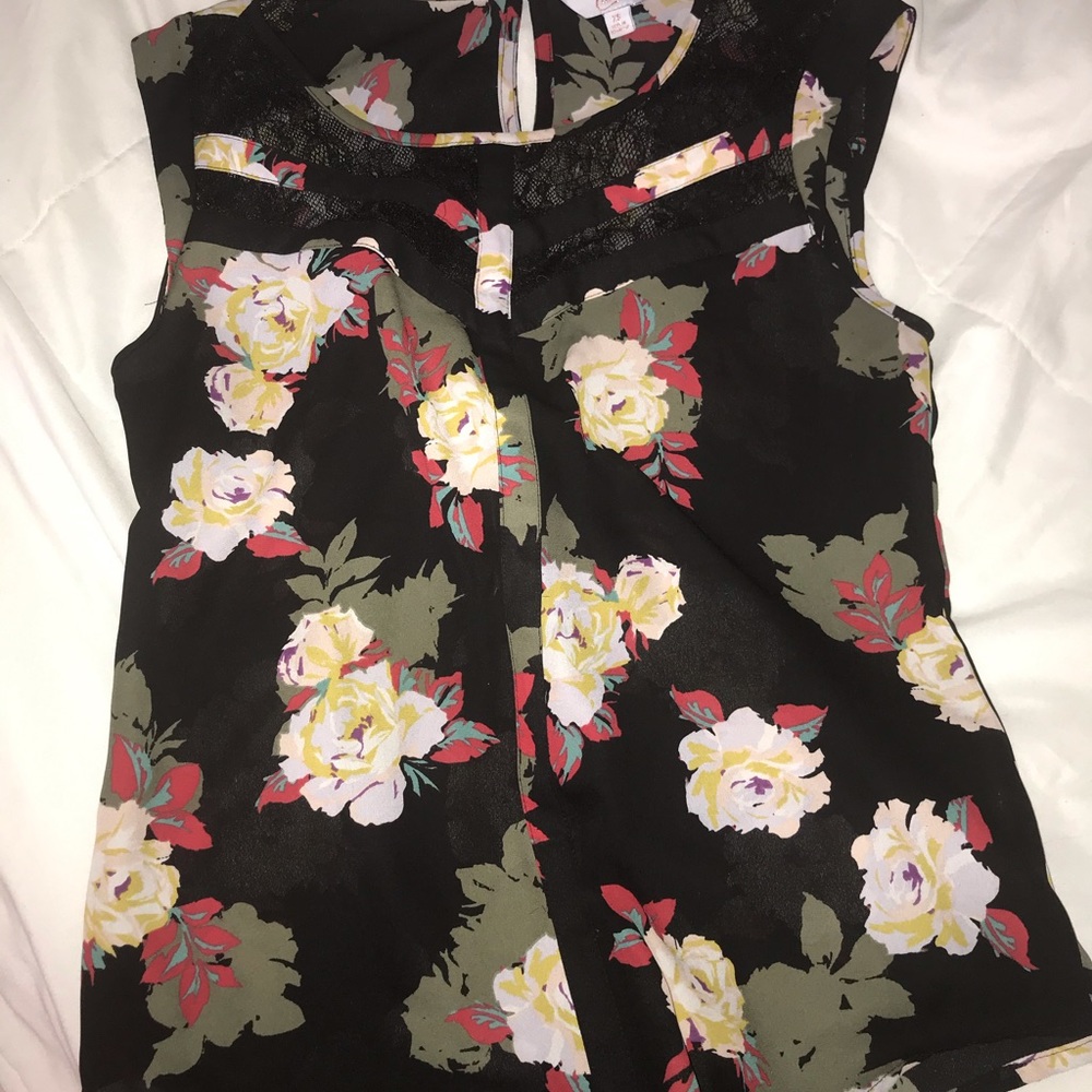 Nice floral blouse tank